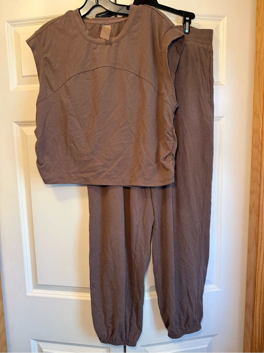 Harmony & Balance Brown Matching Athletic Set - Joggers & Crop Sleeve Tee